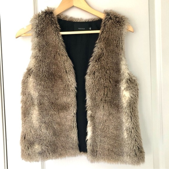 ARITZIA Talula Park Slope Sleeveless faux  Fur Vest size s - Picture 3 of 9